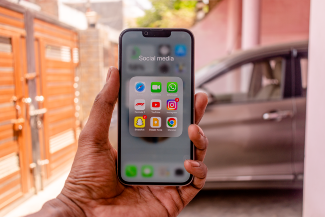 android-vs-iphone-india-2026-comparison