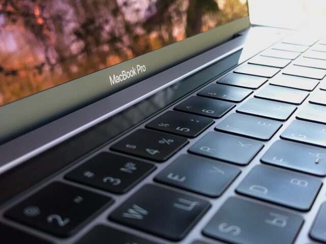 apple-macbook-pro-2026-india-price-specs