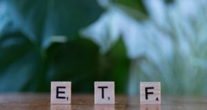 Best Dividend ETFs India 2026 – Passive Income Without Stock Picking