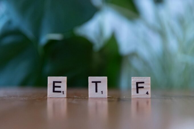 Best Dividend ETFs India 2026 – Passive Income Without Stock Picking