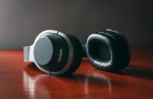 Best Noise Cancelling Headphones Under Rs 5,000 India 2026