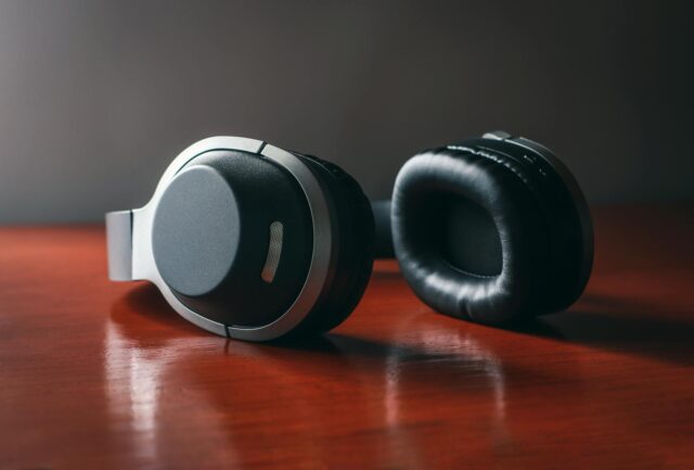 best-noise-cancelling-headphones-india-2026
