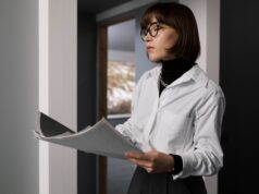 EssilorLuxottica Smart Glasses Production in Italy 2027: What It Means for Indian Tech Enthusiasts