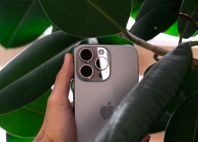 iphone-16-vs-samsung-s25-india-2026