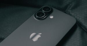 iPhone 18 vs iPhone 17 – Should Indians Upgrade in 2026?