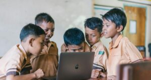 MacBook Air M4 Review India 2026 – Best Laptop for Indian Students?
