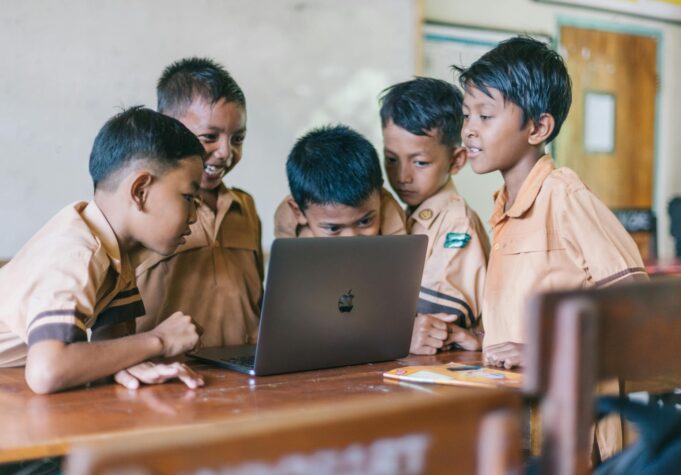 MacBook Air M4 Review India 2026 – Best Laptop for Indian Students?