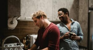 Men Who Do Household Chores More Likely to Marry: New Study Reveals Truth About Modern Relationships
