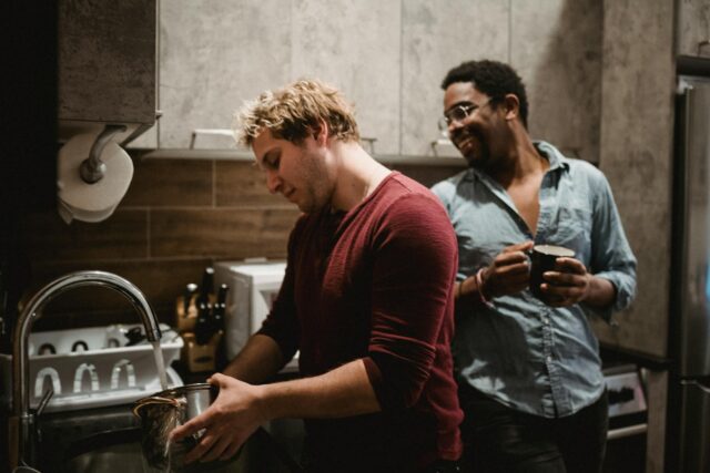 men-household-chores-marriage-study
