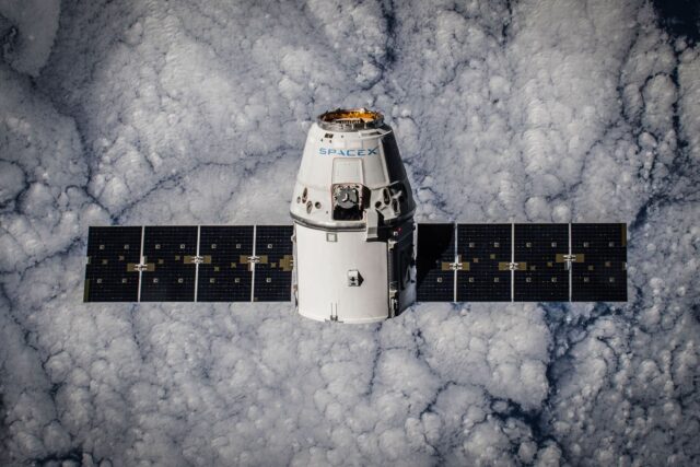 starlink-10600-satellites-spacex-launch-india