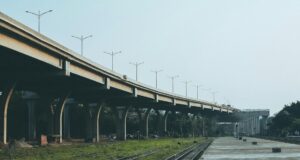 Tiruvannamalai Railway Station Bridge Delay: Commuters Face Track Crossing Crisis