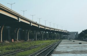 Tiruvannamalai Railway Station Bridge Delay: Commuters Face Track Crossing Crisis
